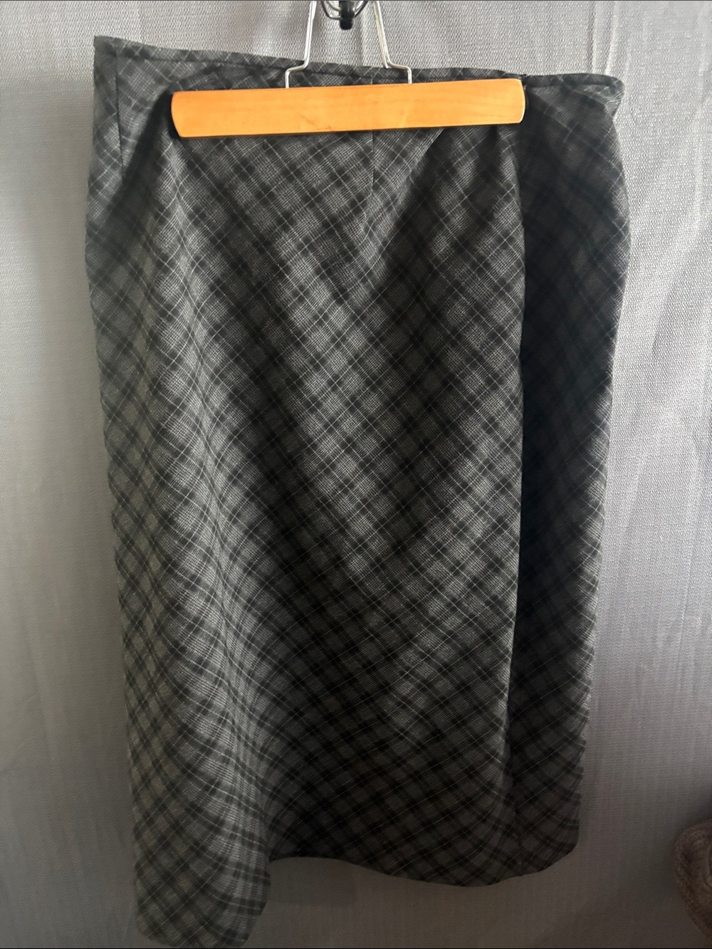 Jones New York Gray Plaid Midi Skirt
